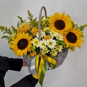 Корзина цветов "Солнечный день"