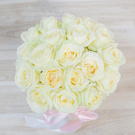 Коробка из 19 белых роз - Фото 1