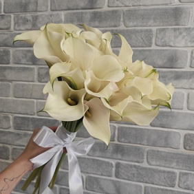 Букет из белых калл