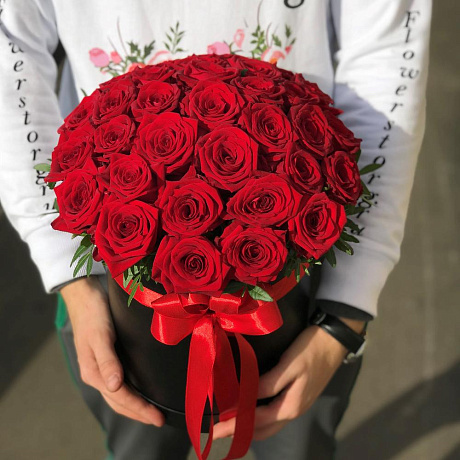 Коробки с цветами. Розы. Красные. 29 шт.  N47 - Фото 1