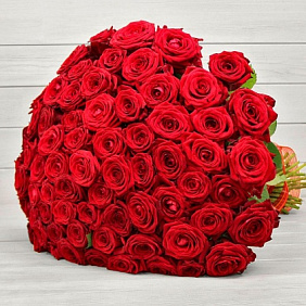 101 красная роза Рэд Наоми (70 см)