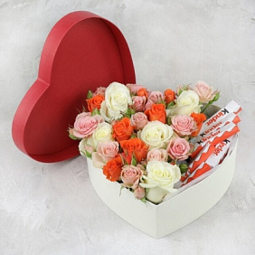 Сердце из цветов в коробочке 7