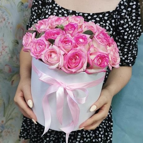 Цветы в коробке (розы розовые) - Фото 1