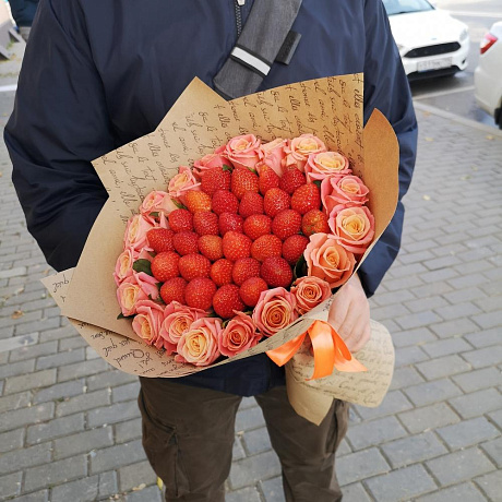 Клубника с розами №163 - Фото 1