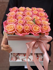 Цветы в коробке шкатулке