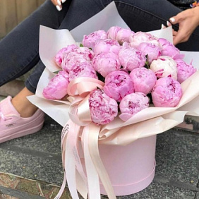 Коробка с пионами №160