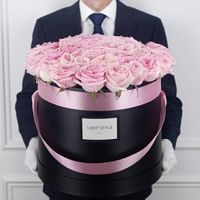 Ароматные эквадорские розы Pink O Hara в шляпной коробке Maxi