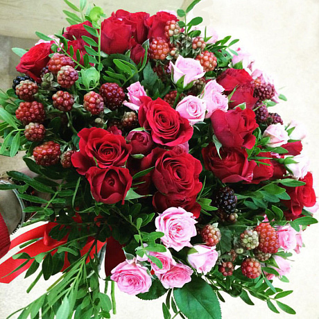 Букет цветов Розовая Ягода - Фото 1