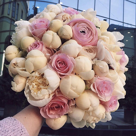 Букет из пионов и роз №162 - Фото 1