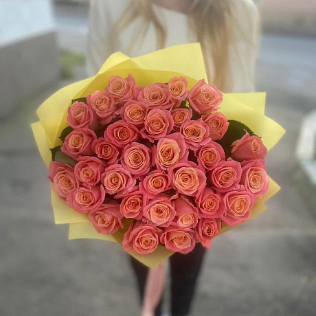35 персиковых роз - Фото 1