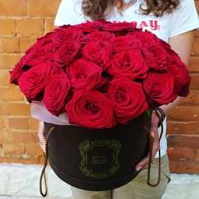 Шляпная коробка с розами "Благодарное сердце"
