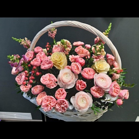 Корзина с цветами №256