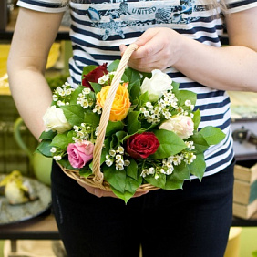 Корзинка цветов "Моменты радости"