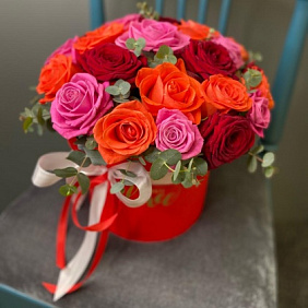 27 роз в коробке