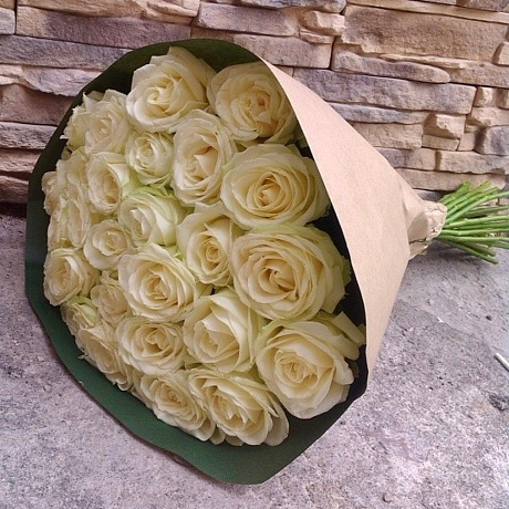 Букет 25 белых роз 70 см - Фото 1