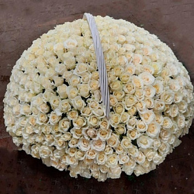 Корзина"1000 и одна роза"