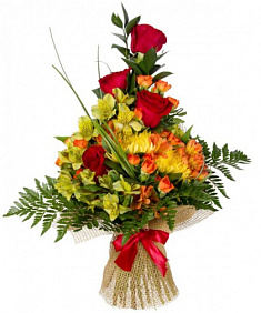 Букет из роз, альстромерий, хризантем и зелени