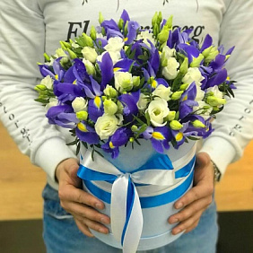 Букет в шляпной коробке Тёплый август