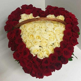 Корзина с цветами "Сердце" №2