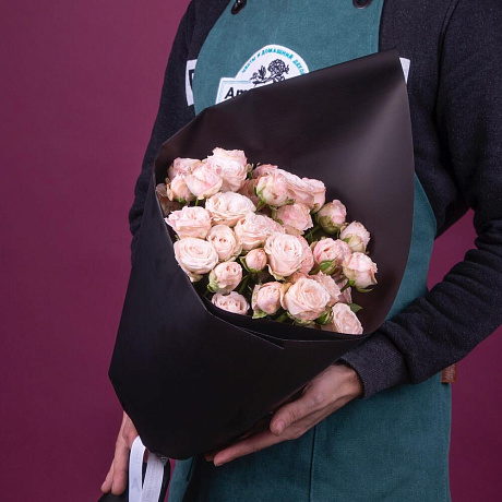 Букет из нежно-розовых пионовидных кустовых роз - Фото 1