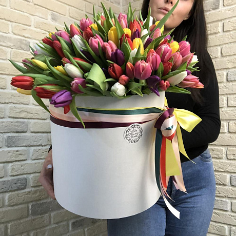 151 тюльпан в коробке - Фото 1