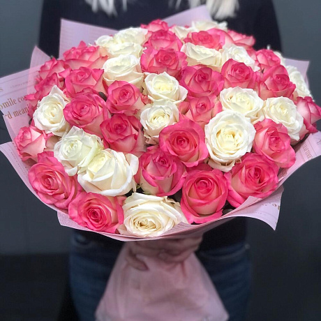 Микс из белых и розовых роз - Фото 1