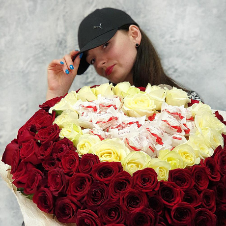 Букет из 101 розы сердце с конфетами Рафаэлло - Фото 1