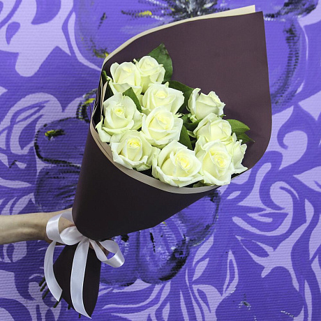 11 белых роз 60 см в упаковке - Фото 1
