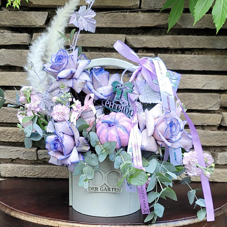 Композиция цветов со свечей - Фото 1