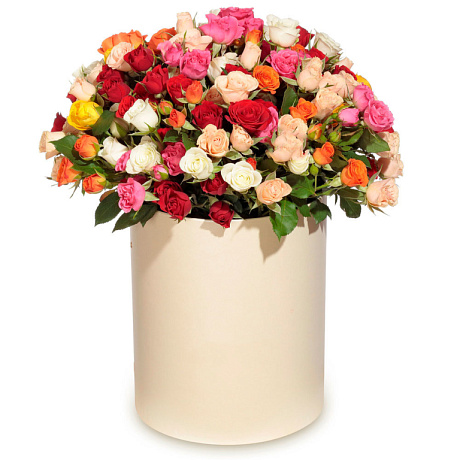 Букет 35 кустовых роз в средней шляпной коробке 