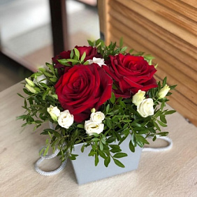 Цветы в коробке №367