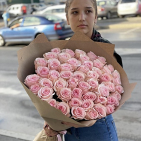 51 роза Эквадорские