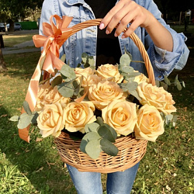 Букет цветов "Сливочная корзина"
