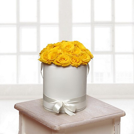 25 желтых роз в белой шляпной коробке №184 - Фото 1