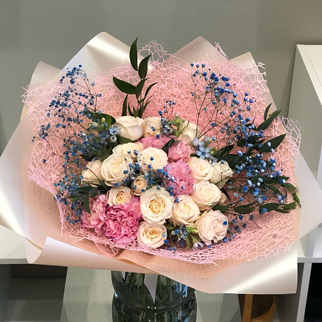 Букет с кустовой пионовидной розой - Фото 1