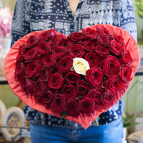 Букет-сердце из роз (41 роза) - Фото 1