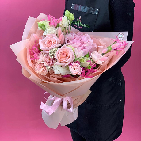 Нежный букет с Ароматными розами и гортензией - Фото 1