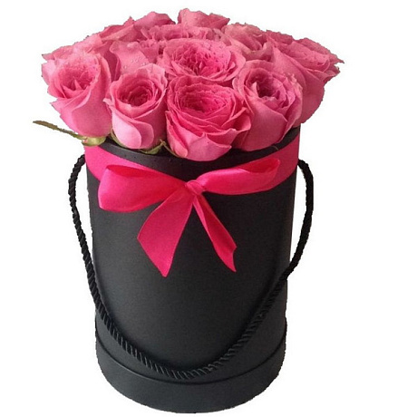 Букет из 19 роз в малой шляпной бархатной коробке - Фото 1