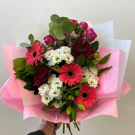 Букет из хризантем с герберами - Фото 1