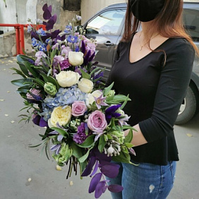 Клематис и дельфиниум