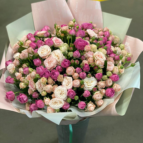 Букет 75 кустовых роз - Фото 1