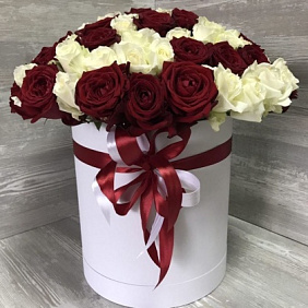 101 роза в коробке №163