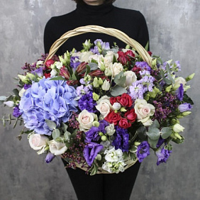 Корзина с цветами «Моне»