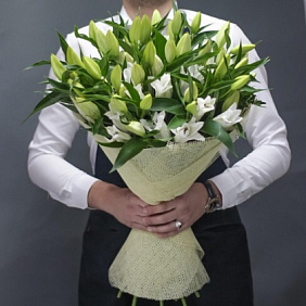 Букет из 15 лилий
