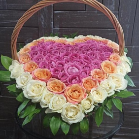 Корзина цветов "Нежная любовь"