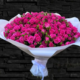 Букет из кустовых роз 51