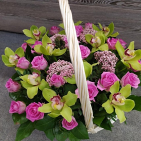 Корзина с цветами №410