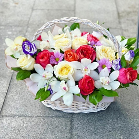 Корзина с цветами №505