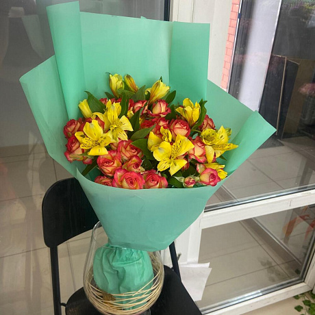 Букет цветов Попугайчик - Фото 1