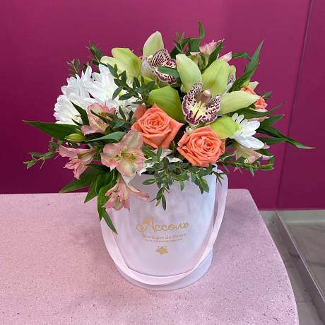 Цветы в коробке (Альстромерия - 3 шт) - Фото 1